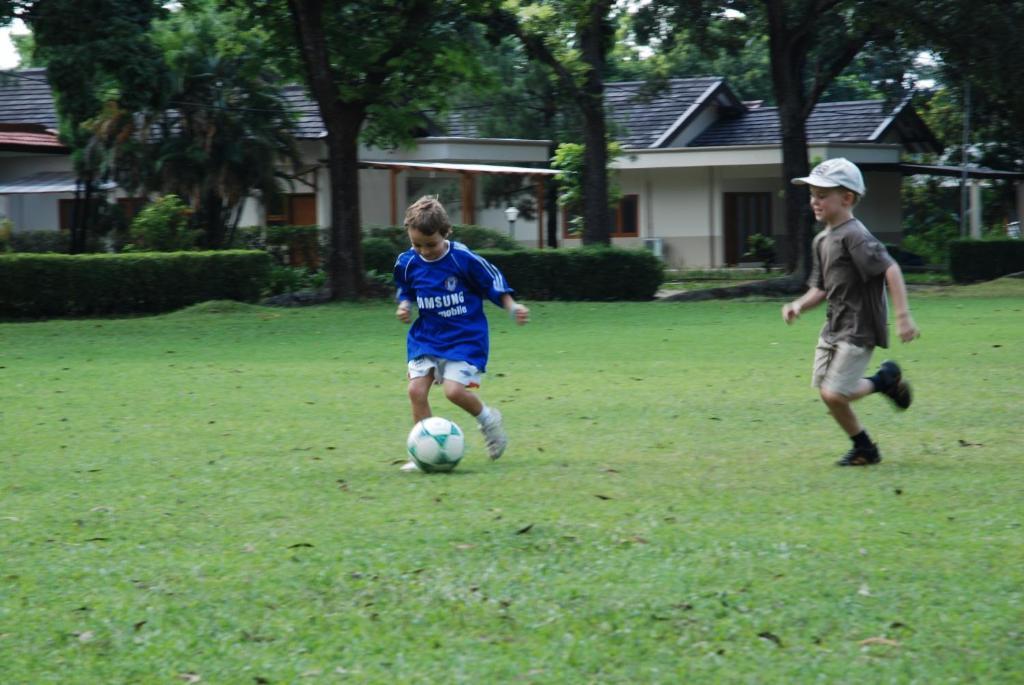Country Woods Jakarta Aparthotel Cilandak  Exteriör bild
